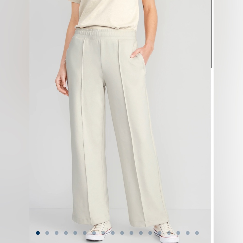 Old Navy High-Waisted Dynamic Fleece Pintucked Wide-Leg Pants for Women